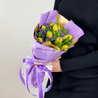 Букет из мини-бананов и статицы Букет из мини-бананов и статицы