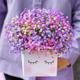 Фиолетовая композиция из гипсофилы